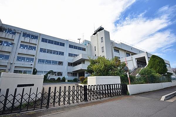 桶川市立加納中学校　 まで1644m、学校教育目標きらめく心、光る汗