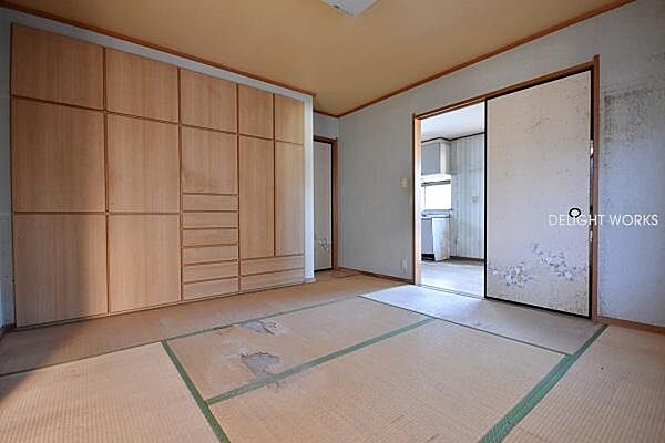 【2F・和室：約8.2帖】和室があることで落ち着きと癒しの空間が生まれます。畳の表替えや洋室への変更・LDKとの一体化リフォームもご相談ください