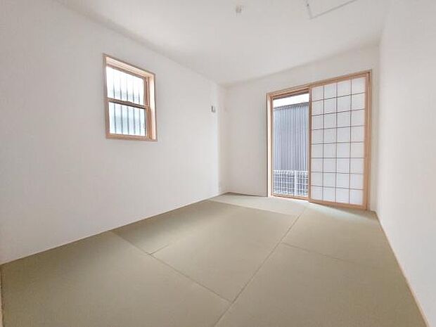 客間として、また子供の遊び場や寝室としても利用可能な日本の風土にあった居室です。