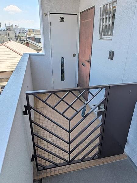 玄関を拡大表示