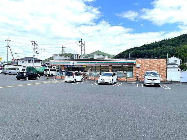 セブンイレブン園部内林町店まで421m