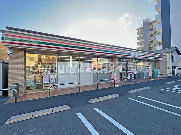 セブンイレブン 亀岡駅前店まで612m