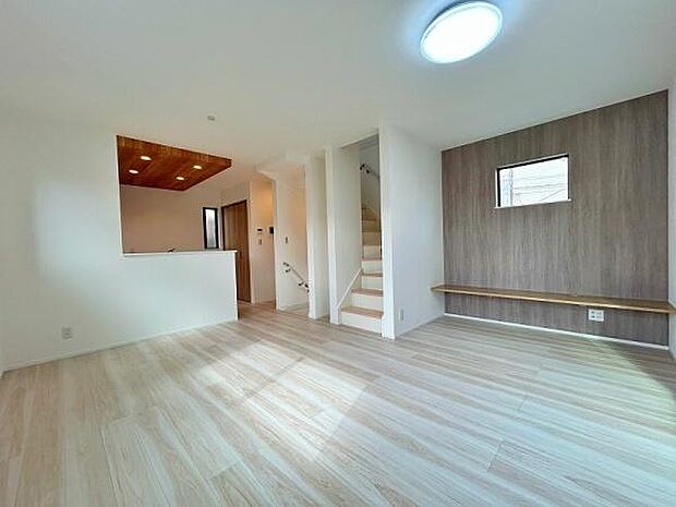 2階リビングで陽当たり良好