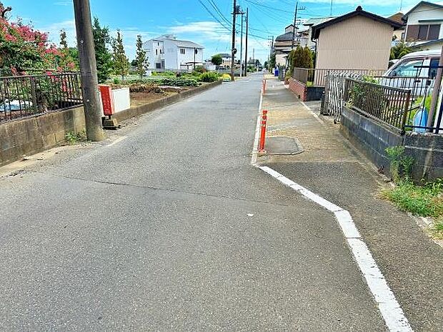 広く見通しの良い前面道路