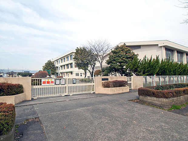 座間市立東原小学校まで211m