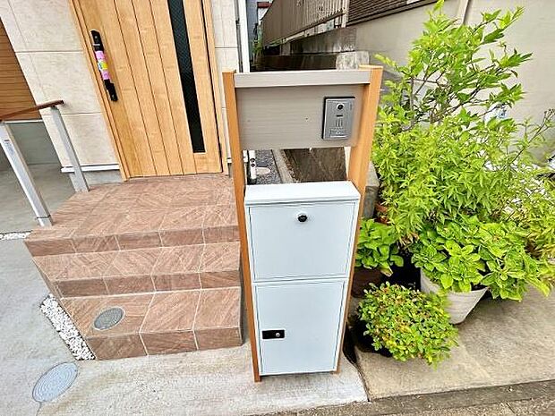 安心のモニター付きインターフォン