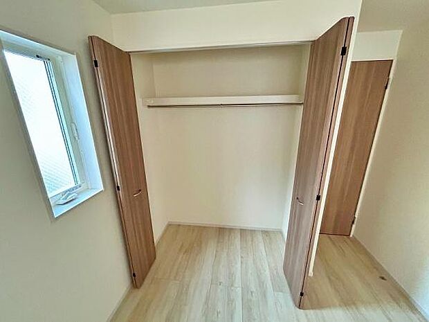 全ての部屋にクローゼットがあります