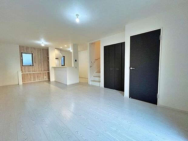 19.3帖の開放的なＬＤＫ