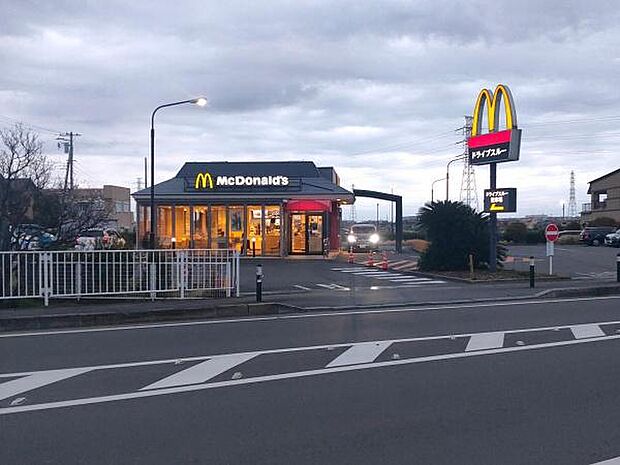 マクドナルド平塚南豊田店まで779m