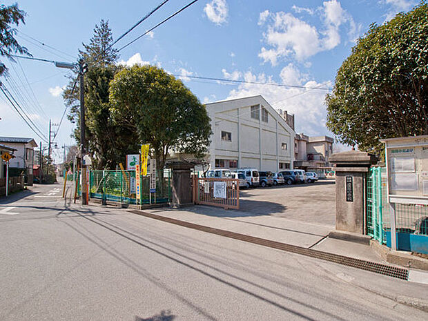 座間市立座間小学校まで557m