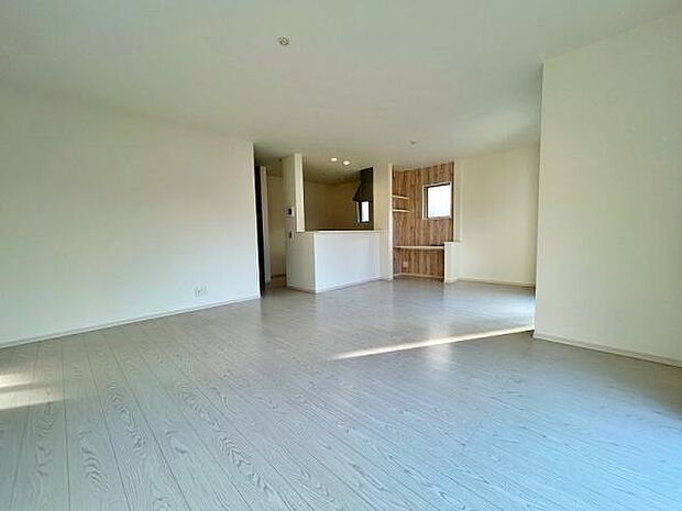 20帖の広く開放的なLDK