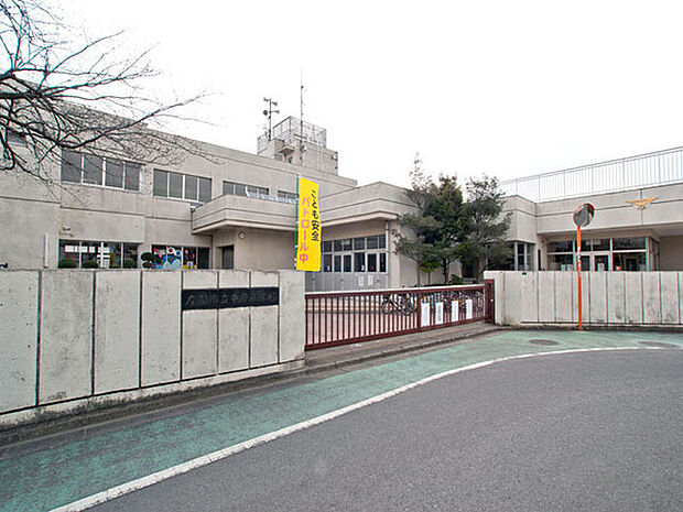 座間市立中原小学校まで805m
