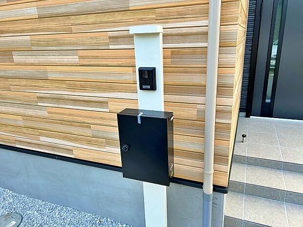 安心のモニター付きインターフォン