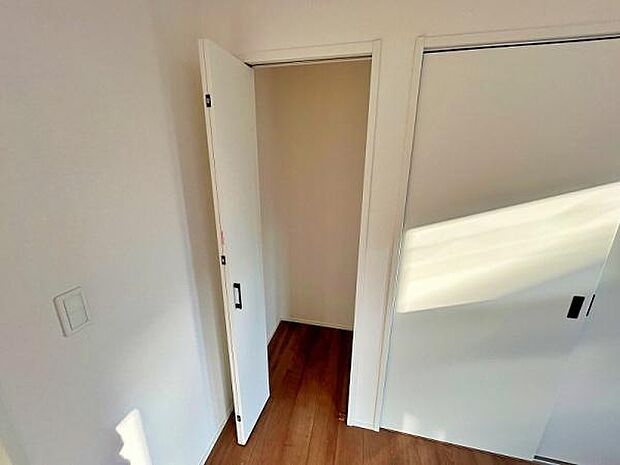 全ての部屋にクローゼットがあります