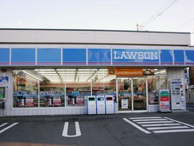 ローソン厚木小野宮前店まで746m