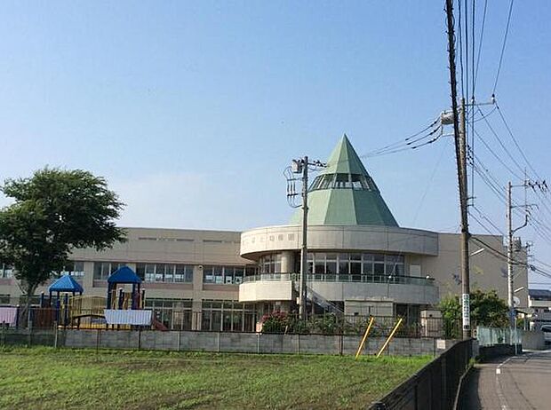 綾瀬こばと幼稚園まで909m