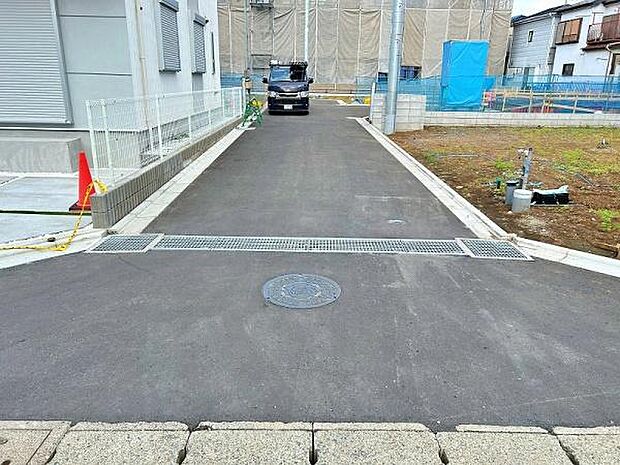 見通しが良好で駐車も安心です