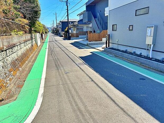 広く見通しの良い前面道路