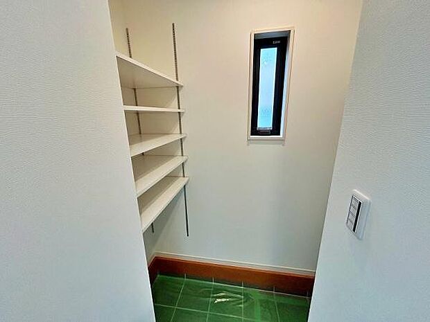 シューズインクローゼットで玄関もスッキリ