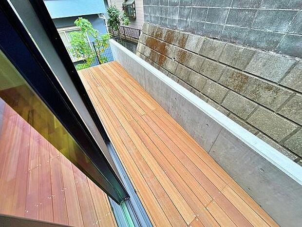 ウッドデッキのある暮らし