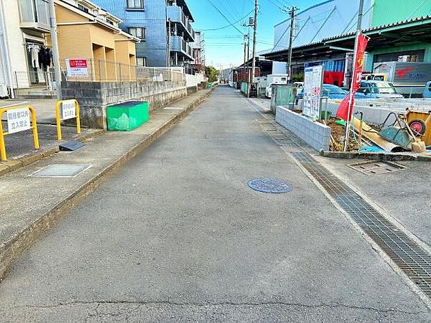 見通しが良好で駐車も安心です