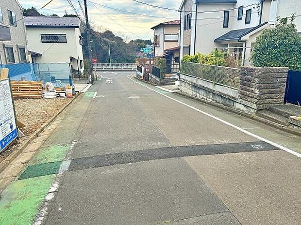 見通しが良好で駐車も安心です