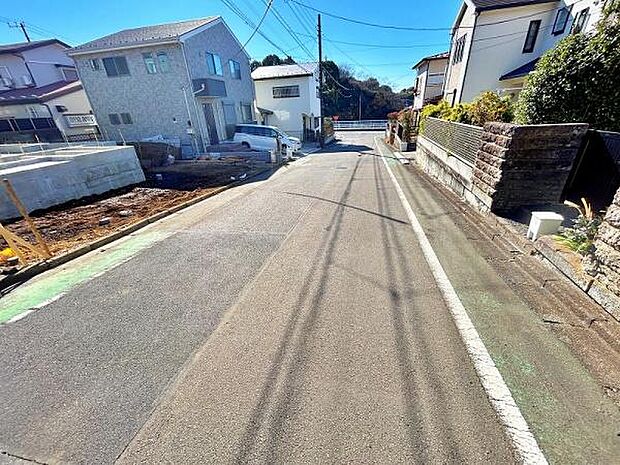 見通しが良好で駐車も安心です