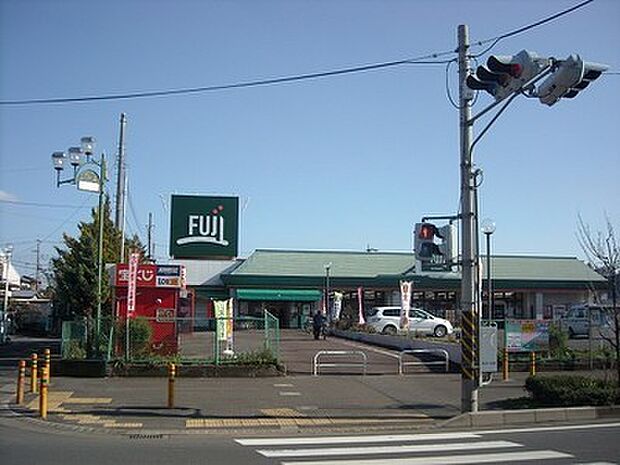 Fuji倉見店まで1627m