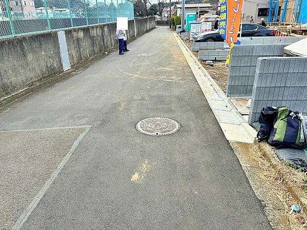 見通しが良好で駐車も安心です