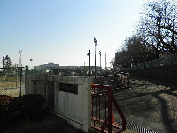 厚木市立小鮎中学校まで2859m