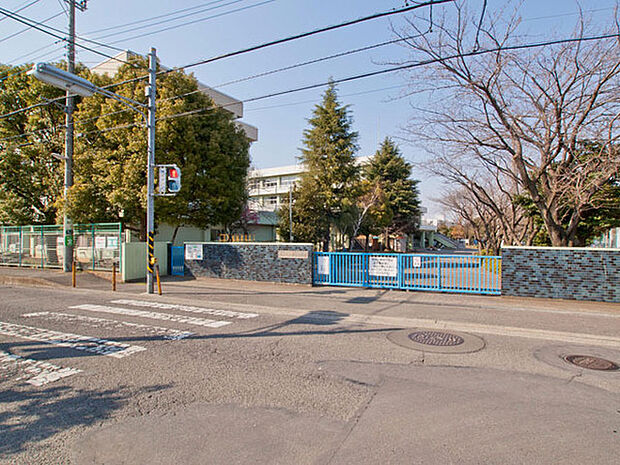厚木市立愛甲小学校まで2256m