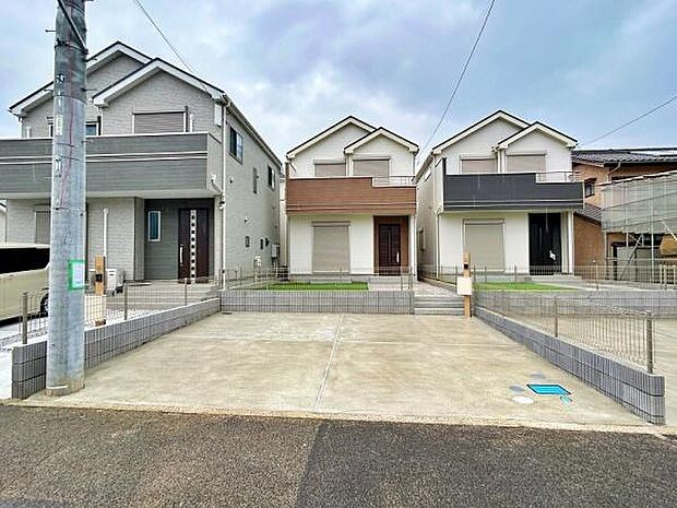 並列2台駐車可能♪