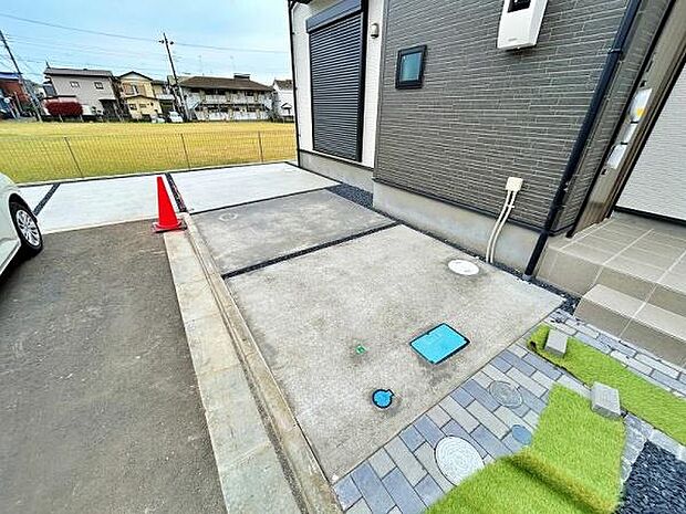 車は2台を駐車できます