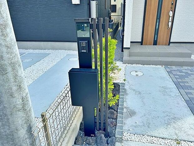 安心のモニター付きインターフォン