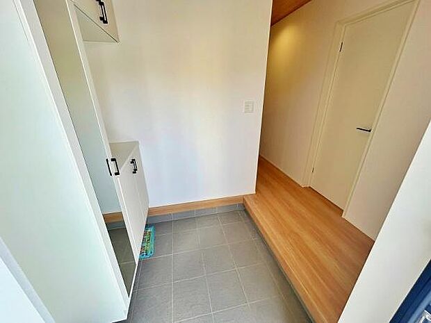 充実した収納力がある玄関