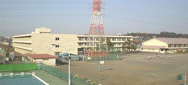 綾瀬市立寺尾小学校まで452m