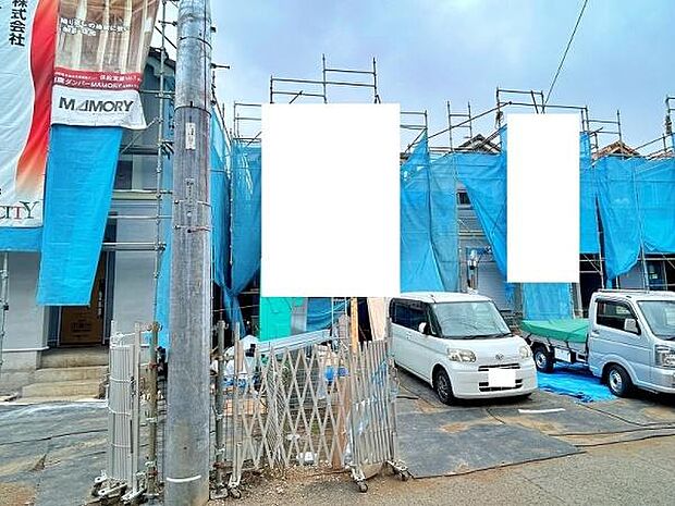 車は並列で2台駐車できます！