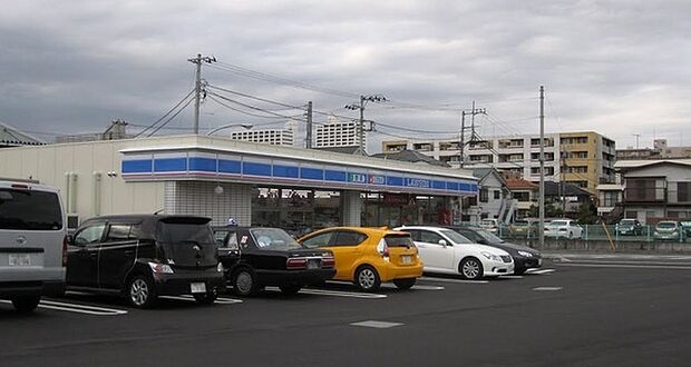 ローソン海老名中央二丁目店まで985m