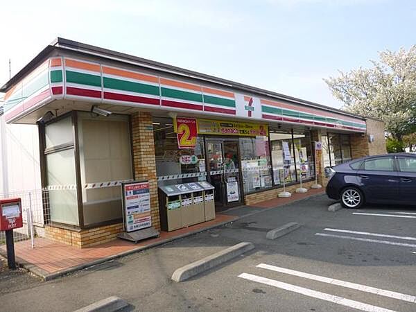 セブンイレブン寒川小谷1丁目店まで539m