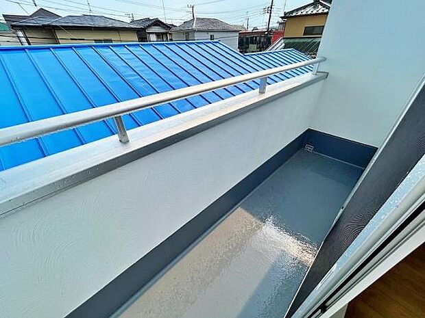 南向きの明るいバルコニー