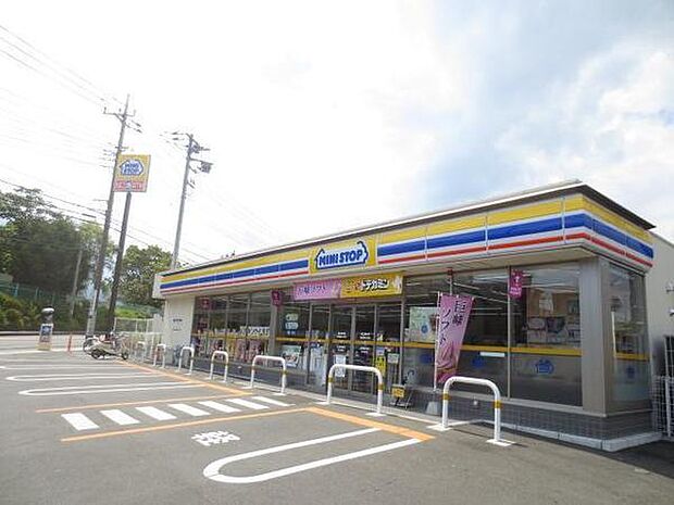ミニストップ厚木妻田北4丁目店まで522m