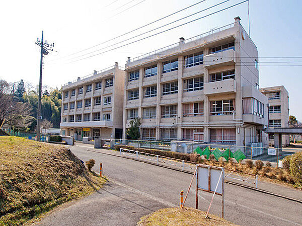 厚木市立玉川中学校まで1502m