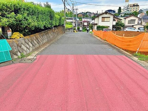 広く見通しの良い前面道路