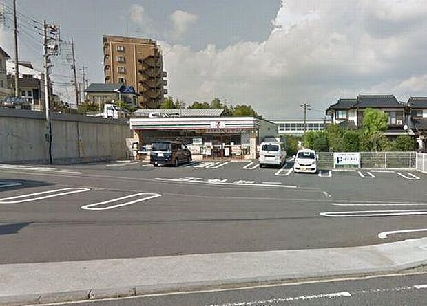 セブンイレブン綾瀬小園店まで520m