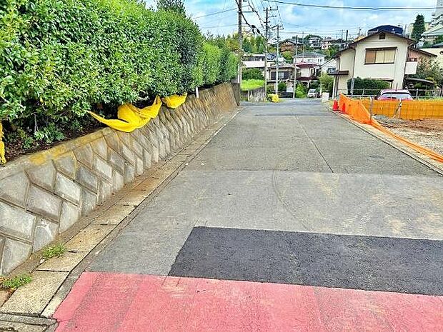広く見通しの良い前面道路