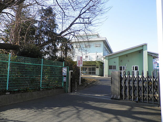 厚木市立緑ケ丘小学校まで959m
