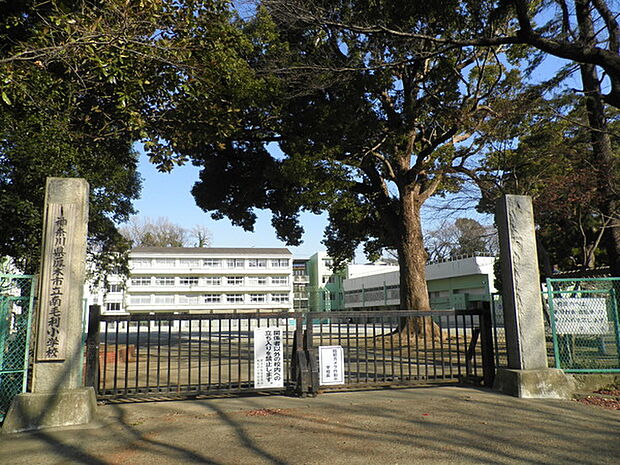 厚木市立南毛利小学校まで1688m