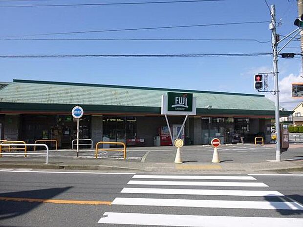 Fuji大曲店まで1040m