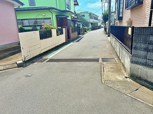 角地で開放感があります