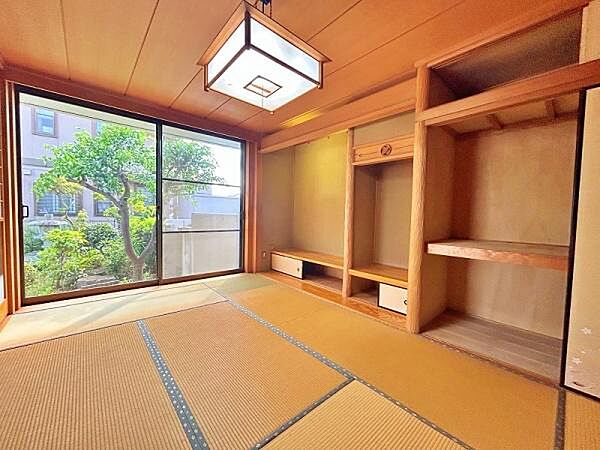 ゆるりとくつろげる和室